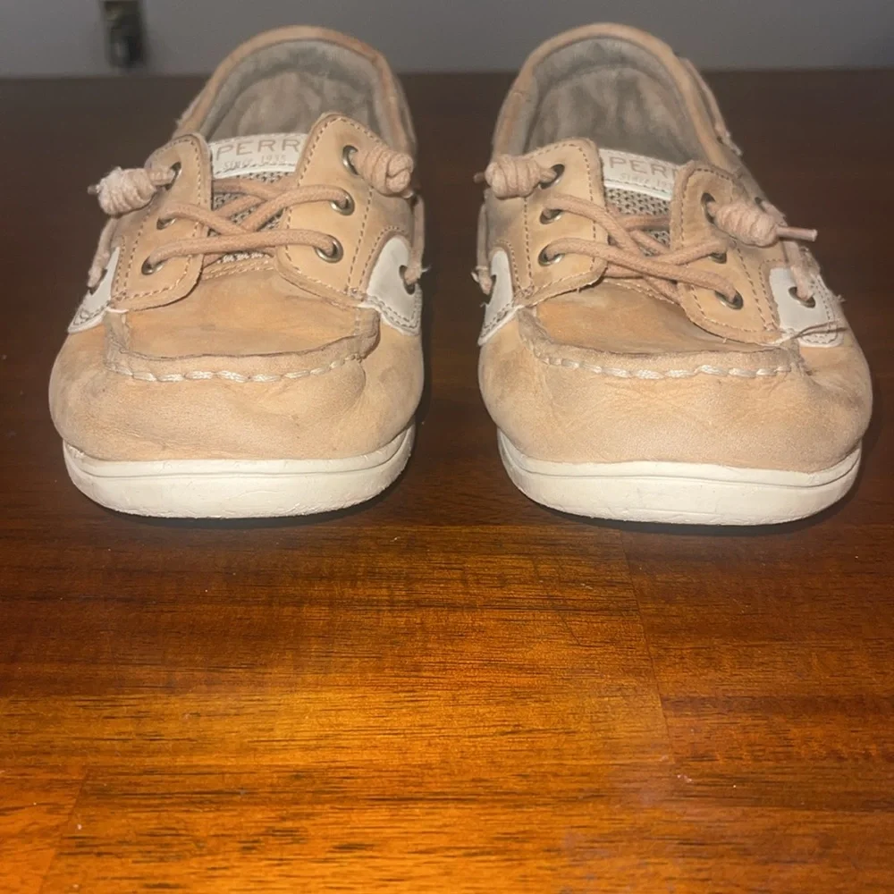 Sperry ladies TopSider Boat shoe. Size 6M. Linen/Oat. Minimal wear
